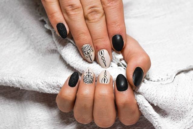 Exquisite Nail Artistry :  Unleashing Creativity Through Intricate Designs